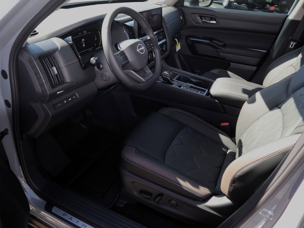 New 2026 Nissan Pathfinder Platinum w/ Cargo Package image 14