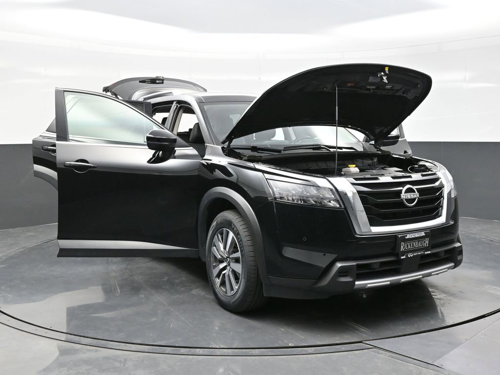 Used 2025 Nissan Pathfinder SL image 50