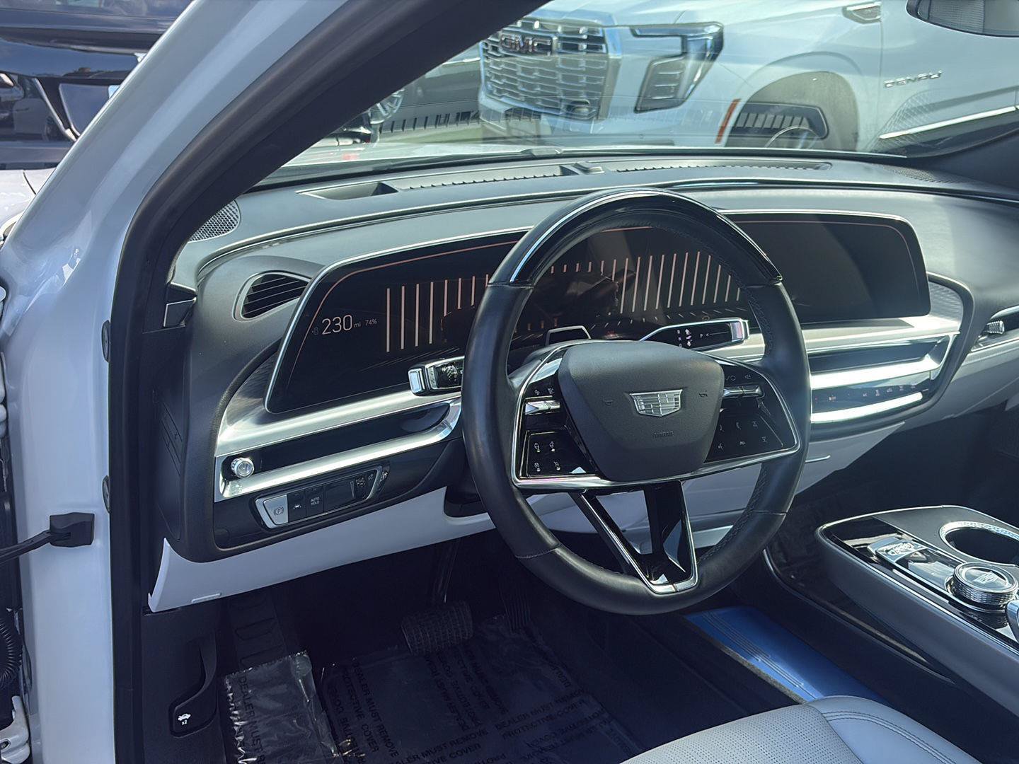 Used 2024 Cadillac Lyriq Luxury AWD/4WD image 26
