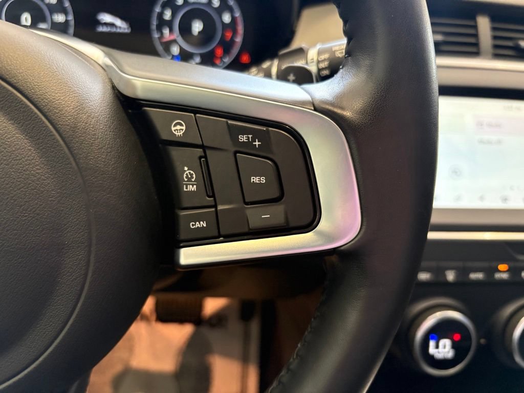 Used 2020 Jaguar E-PACE SE AWD/4WD image 27