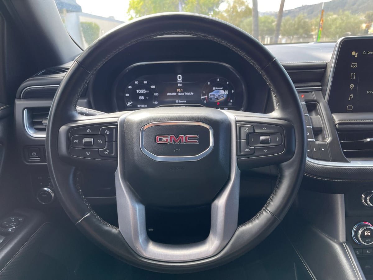 Used 2024 GMC Yukon SLT w/ SLT Premium Package AWD/4WD image 30