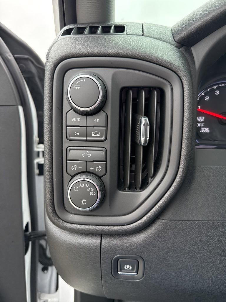 New 2026 Chevrolet Silverado 1500 Custom w/ Turbomax Blackout Package AWD/4WD image 18