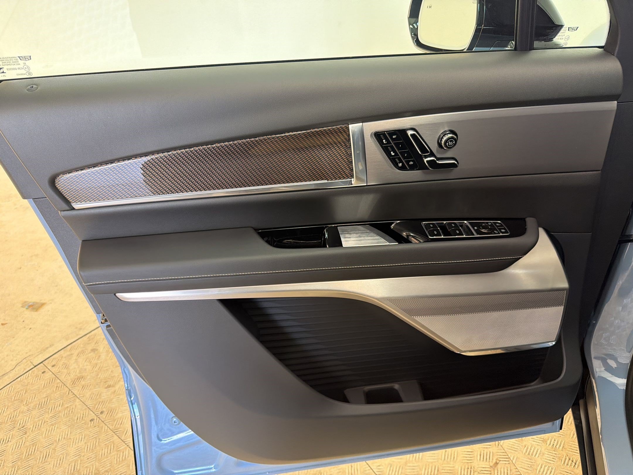 New 2027 Cadillac Vistiq Luxury w/ LPO, Floor Liner Package AWD/4WD image 14