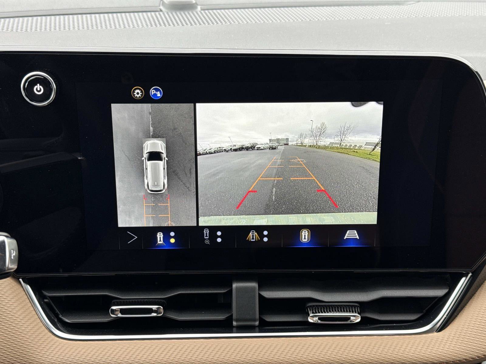 Used 2026 Chevrolet Equinox ACTIV w/ Convenience Package III image 4