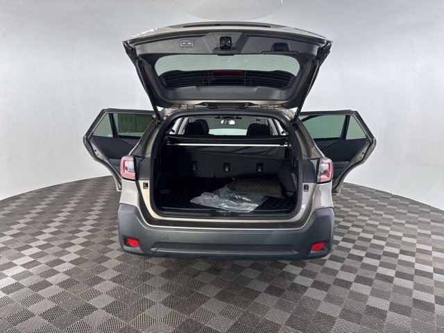 Used 2024 Subaru Outback Premium image 15