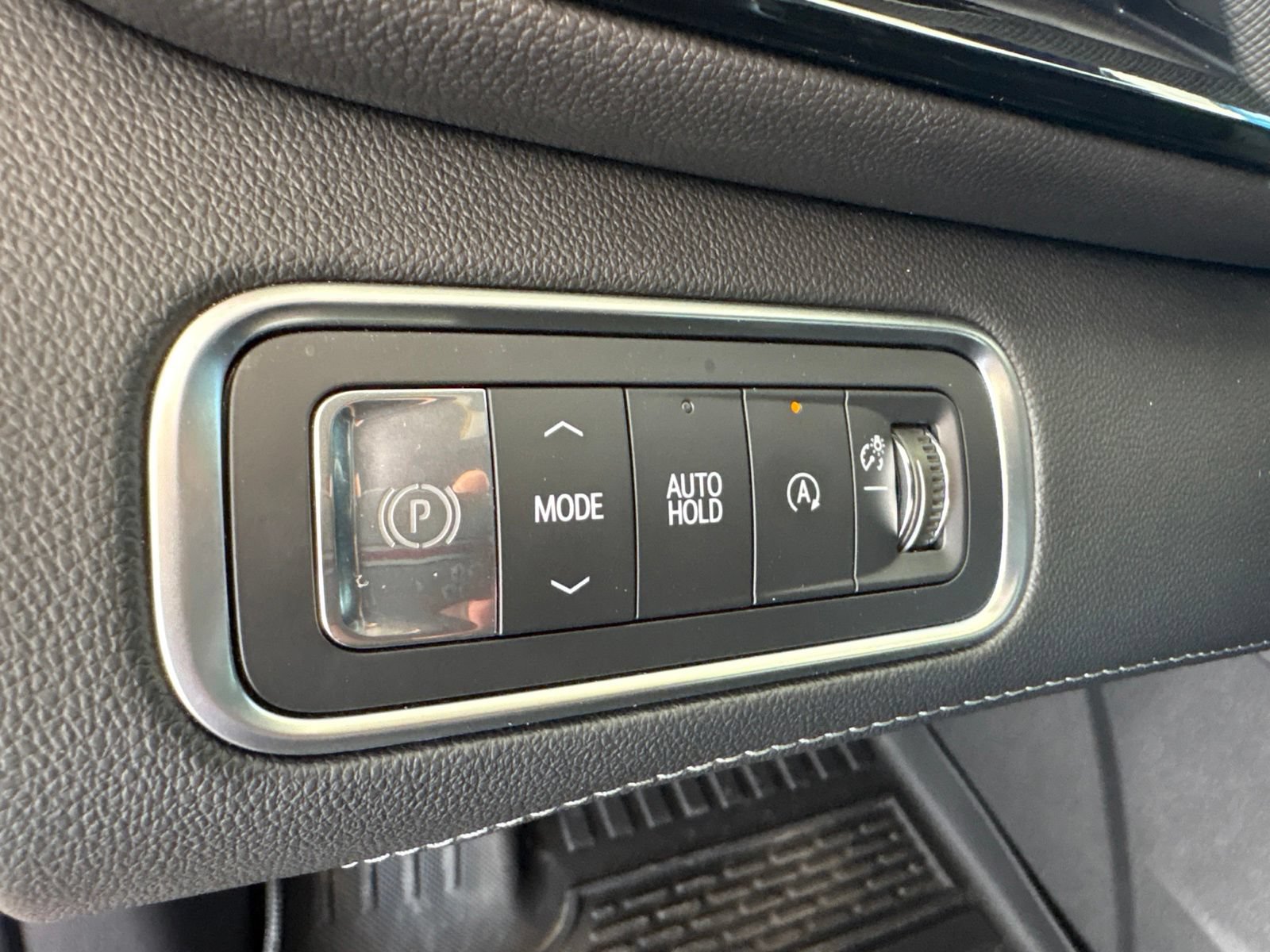Used 2025 Buick Enclave Sport Touring FWD image 14