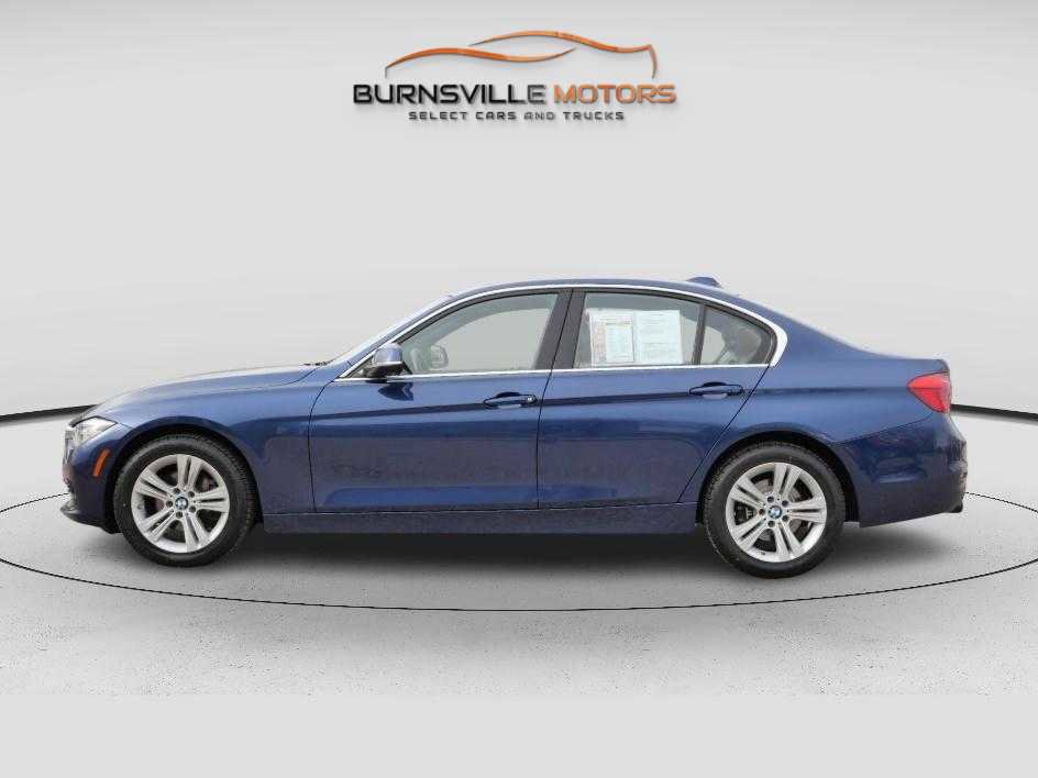 Used 2018 BMW 330i xDrive Sedan w/ Premium Package image 4
