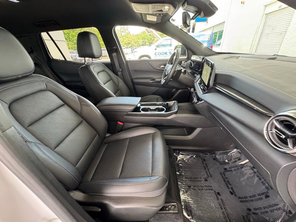 Used 2025 Chevrolet Equinox LT w/ Convenience Package II AWD/4WD image 16