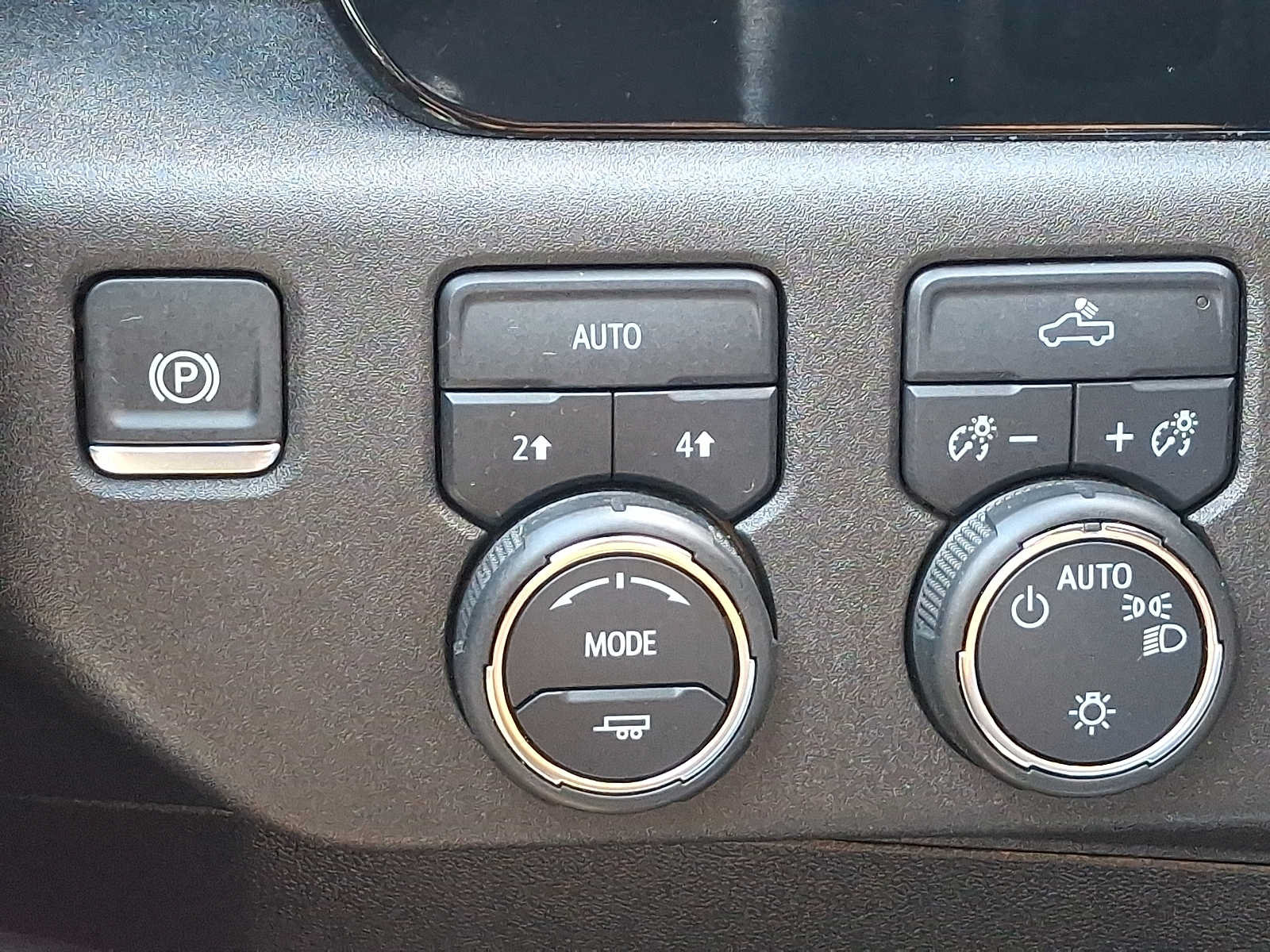 Used 2024 Chevrolet Silverado 1500 LT AWD/4WD image 25