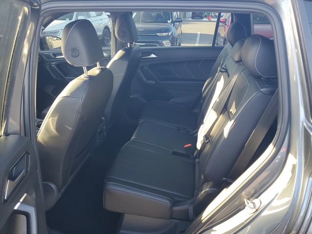 Used 2022 Volkswagen Tiguan SE R-Line image 11