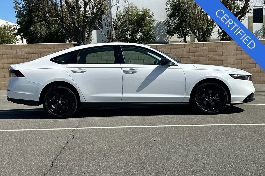 Certified 2025 Honda Accord SE image 3