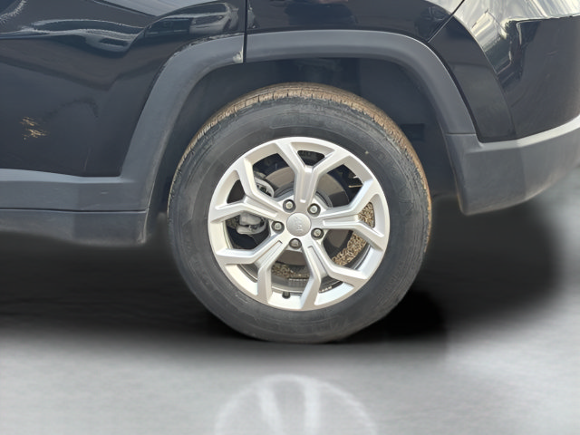 Used 2024 Jeep Compass Latitude AWD/4WD image 21