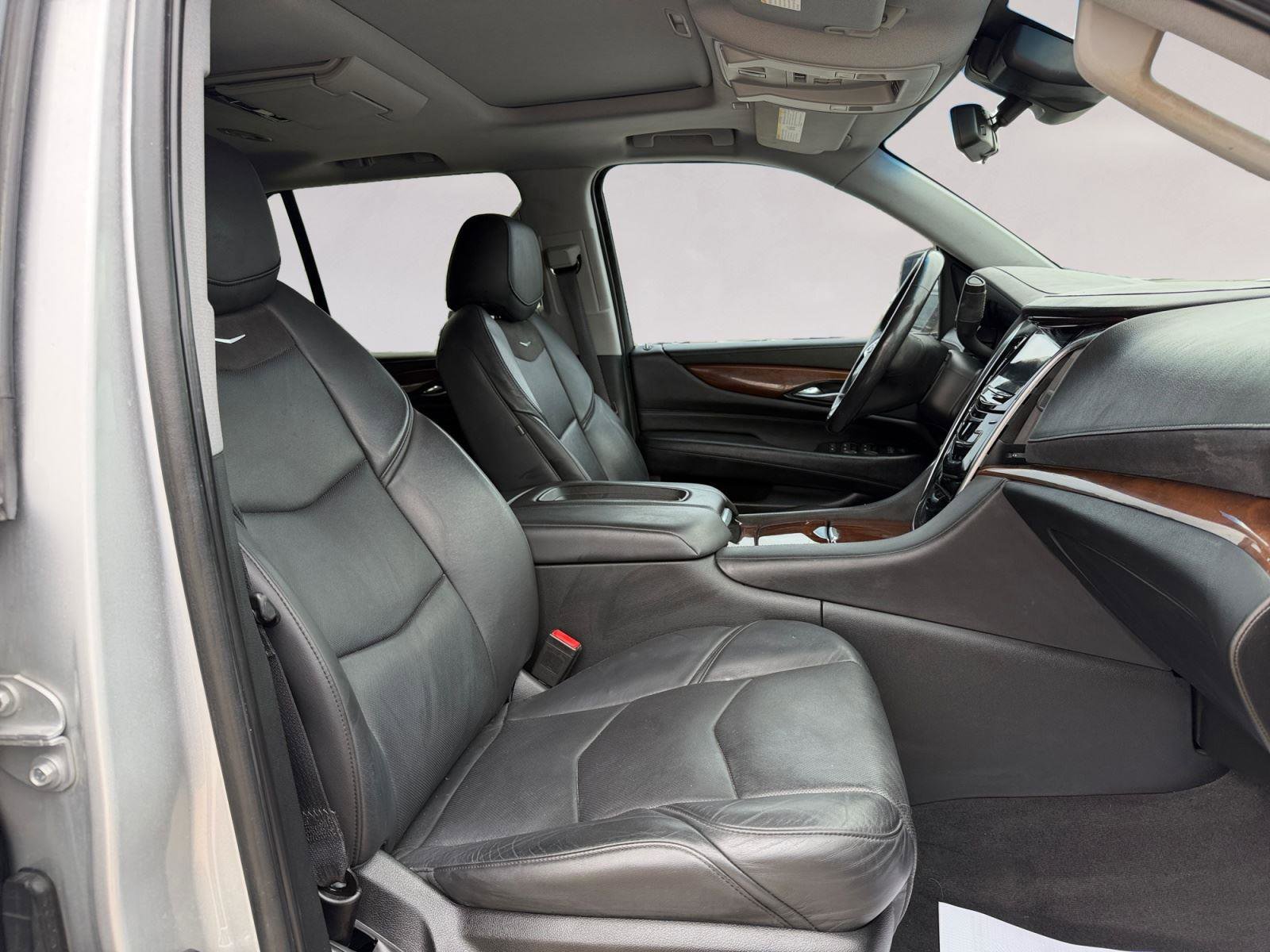 Used 2020 Cadillac Escalade Premium Luxury image 15