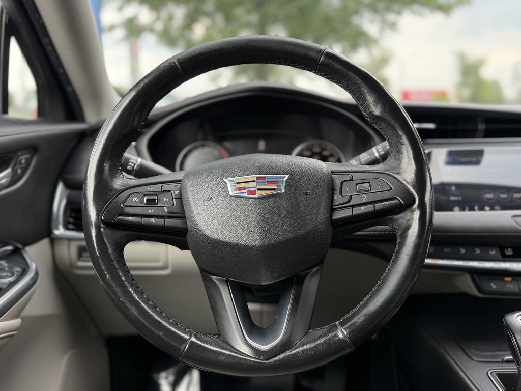 Used 2019 Cadillac XT4 Luxury w/ Cold Weather Package AWD/4WD image 14