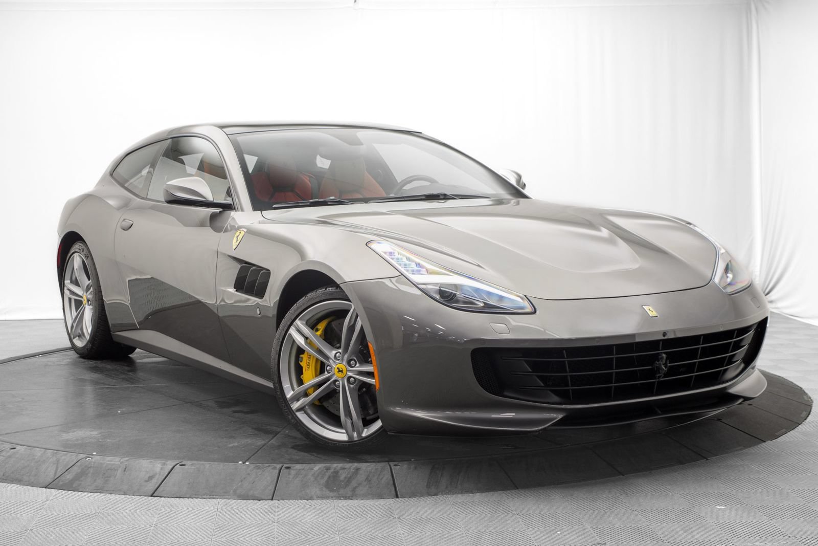 Used 2018 Ferrari GTC4Lusso AWD/4WD image 1