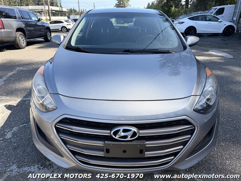 Used 2016 Hyundai Elantra GT FWD image 2