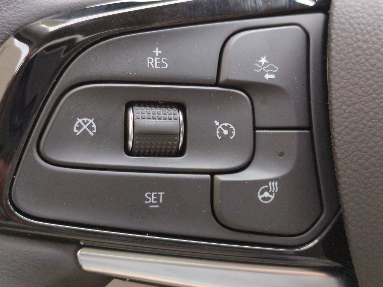 Used 2024 Buick Enclave Essence w/ Technology Package image 24