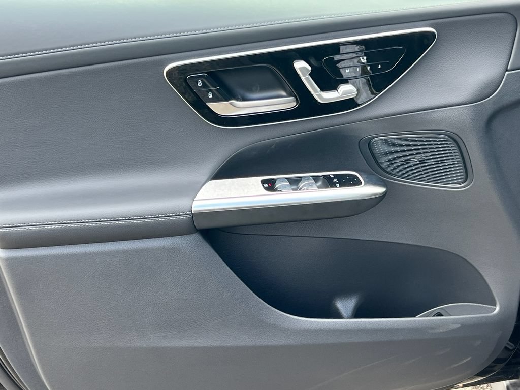 New 2025 Mercedes-Benz GLC 350e 4MATIC image 13