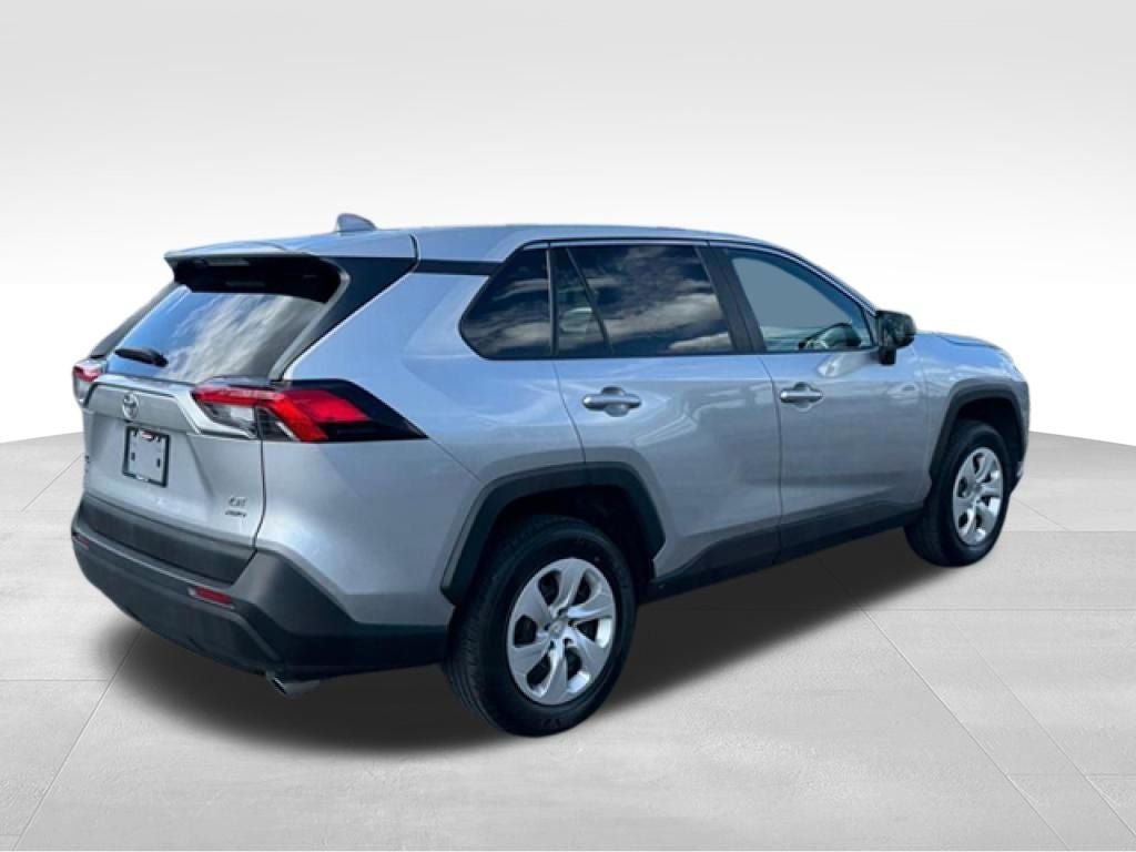 Used 2023 Toyota RAV4 LE AWD/4WD image 6