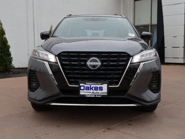 Used 2024 Nissan Kicks SR w/ SR Premium Package image 6