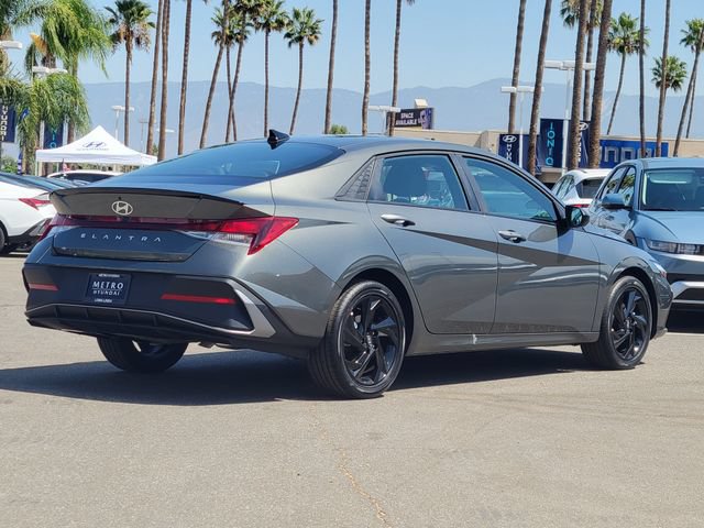 New 2026 Hyundai Elantra SEL Sport FWD image 4