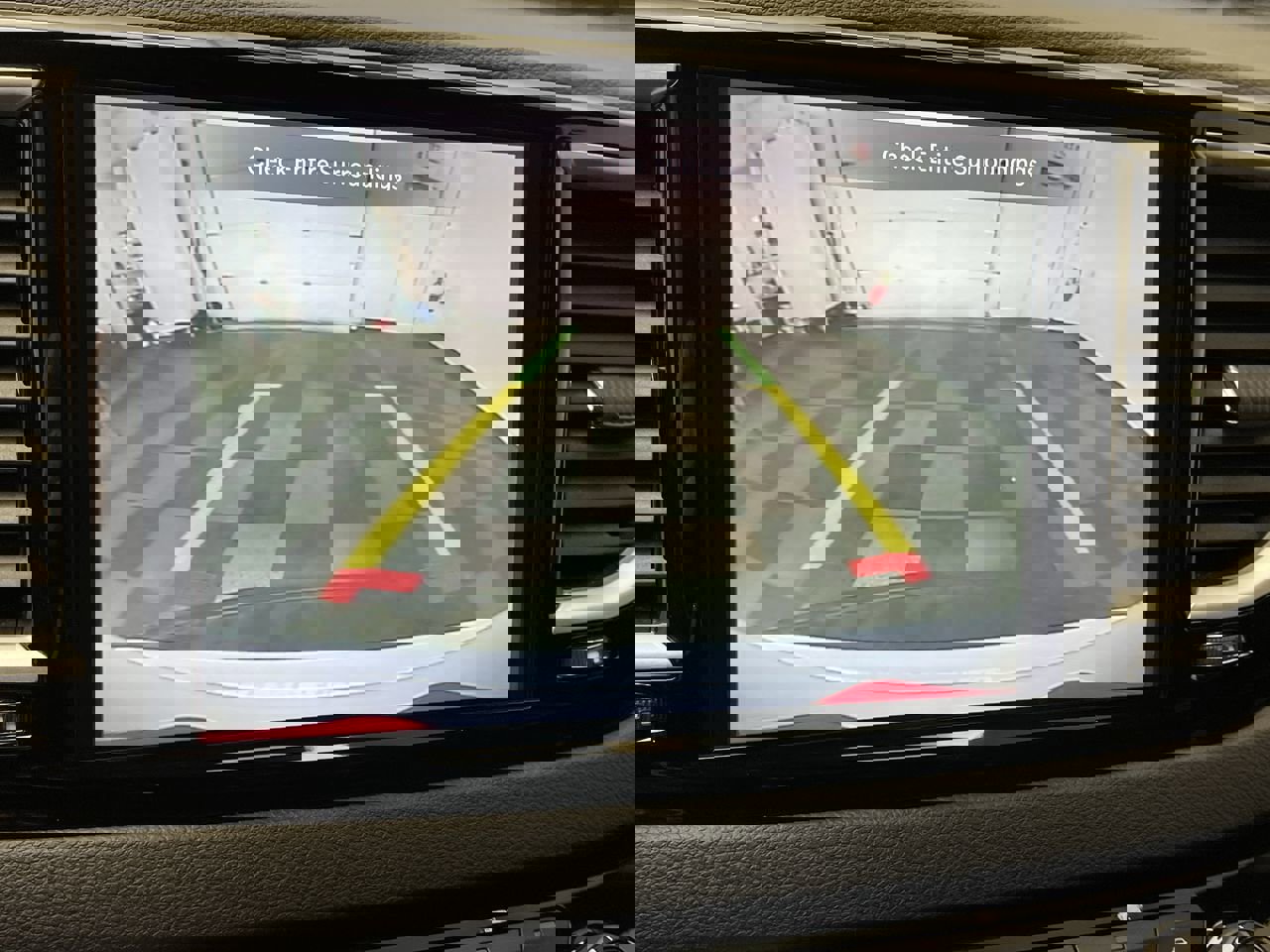 Used 2025 Chrysler Pacifica Select image 5