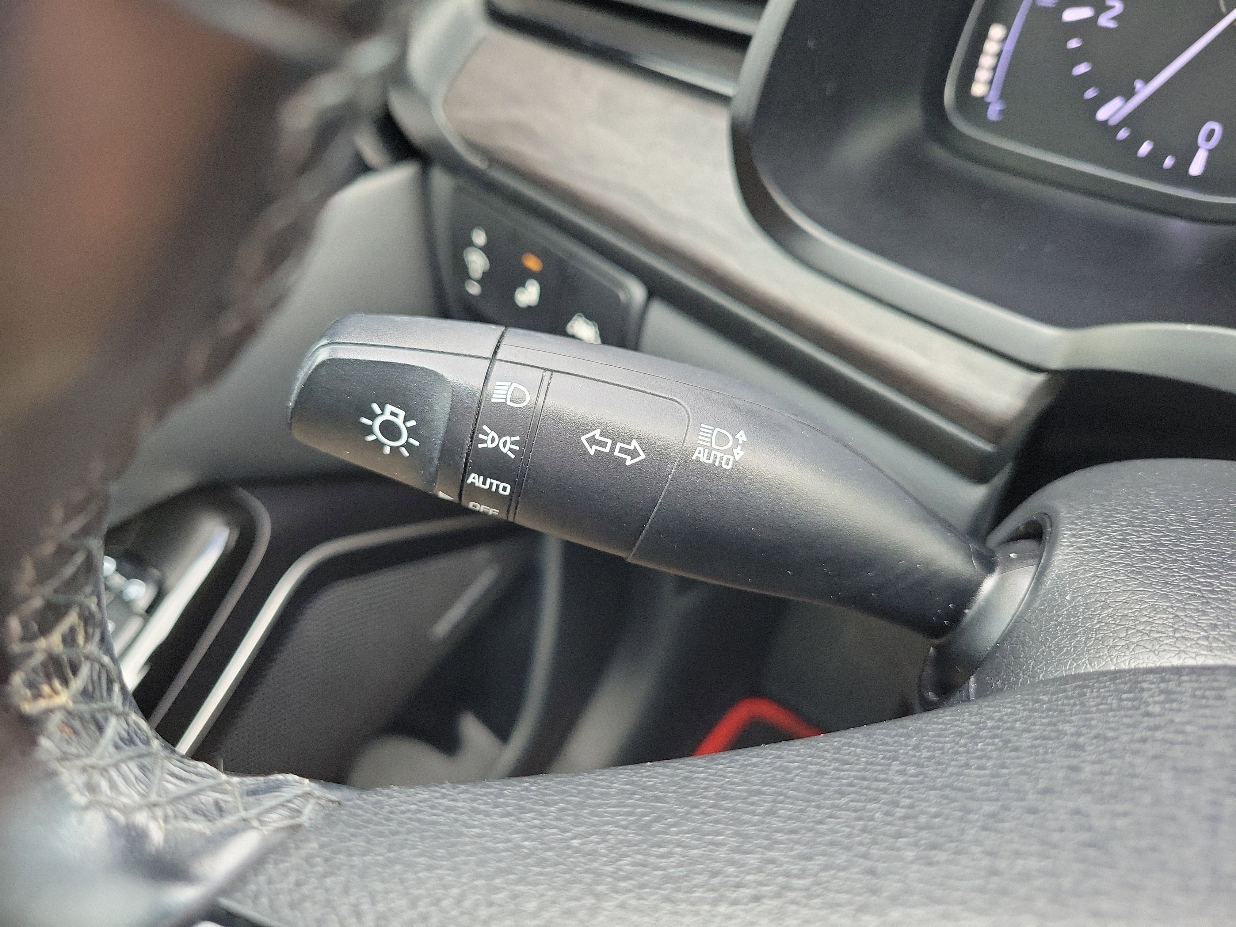 Certified 2020 Kia Cadenza Limited image 29