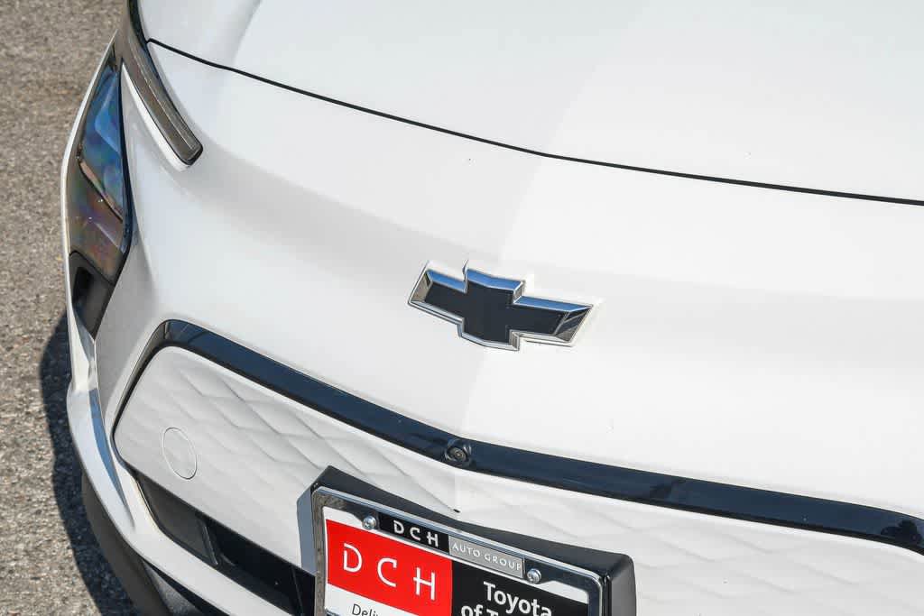 Used 2023 Chevrolet Bolt LT w/ Infotainment Package FWD image 5