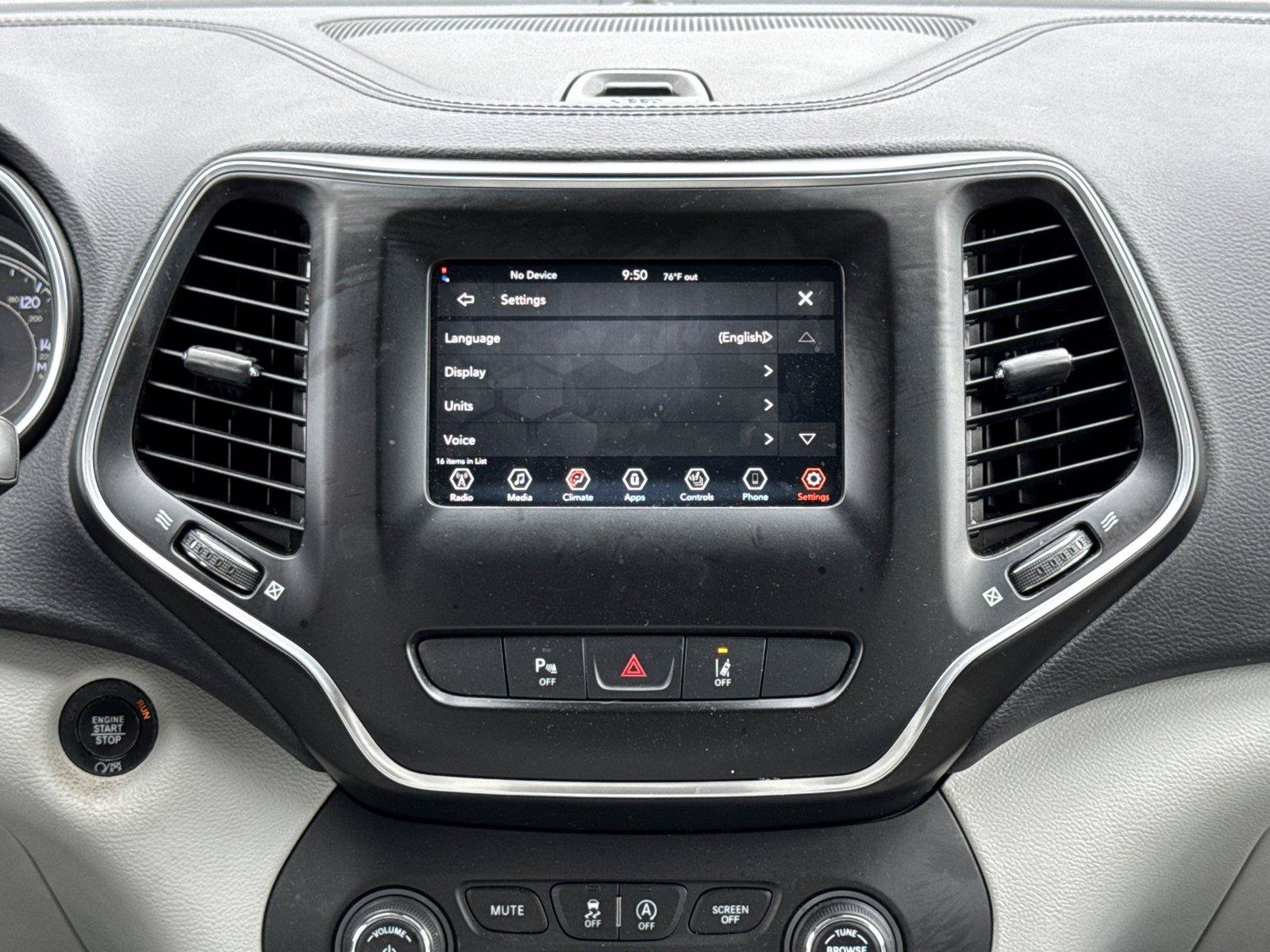 Used 2021 Jeep Cherokee Latitude Plus w/ Sun & Sound Group AWD/4WD image 23