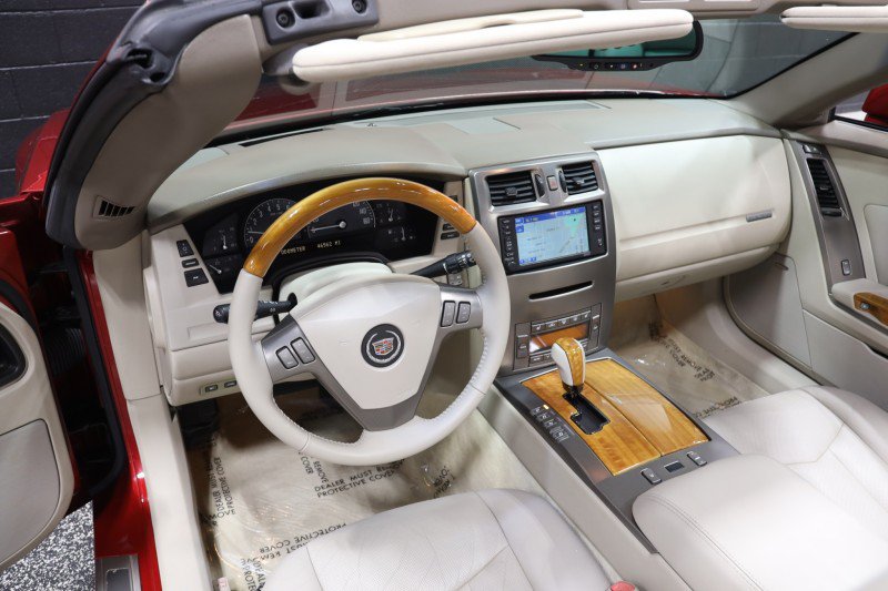 Used 2005 Cadillac XLR RWD image 36