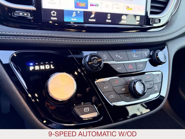 New 2026 Chrysler Pacifica Select image 22