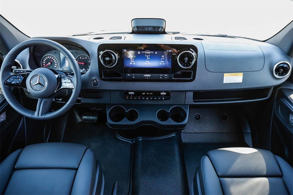 New 2025 Mercedes-Benz Sprinter 2500 image 10