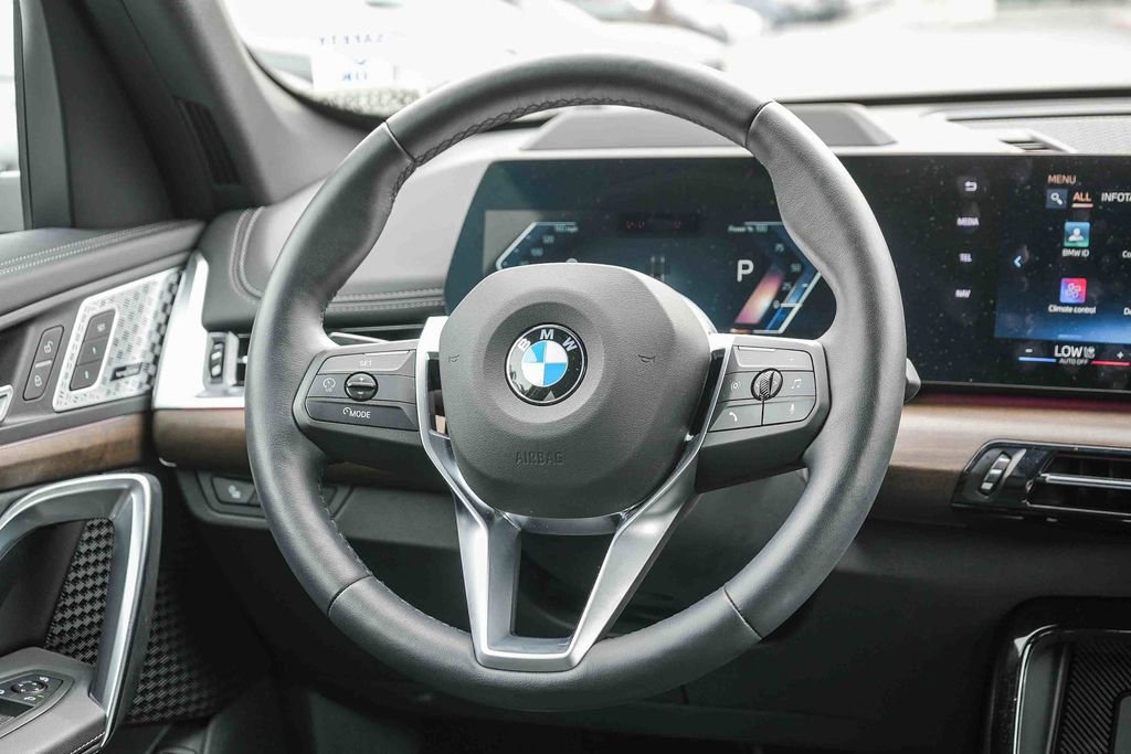 Used 2025 BMW X1 xDrive28i w/ Technology Package image 16