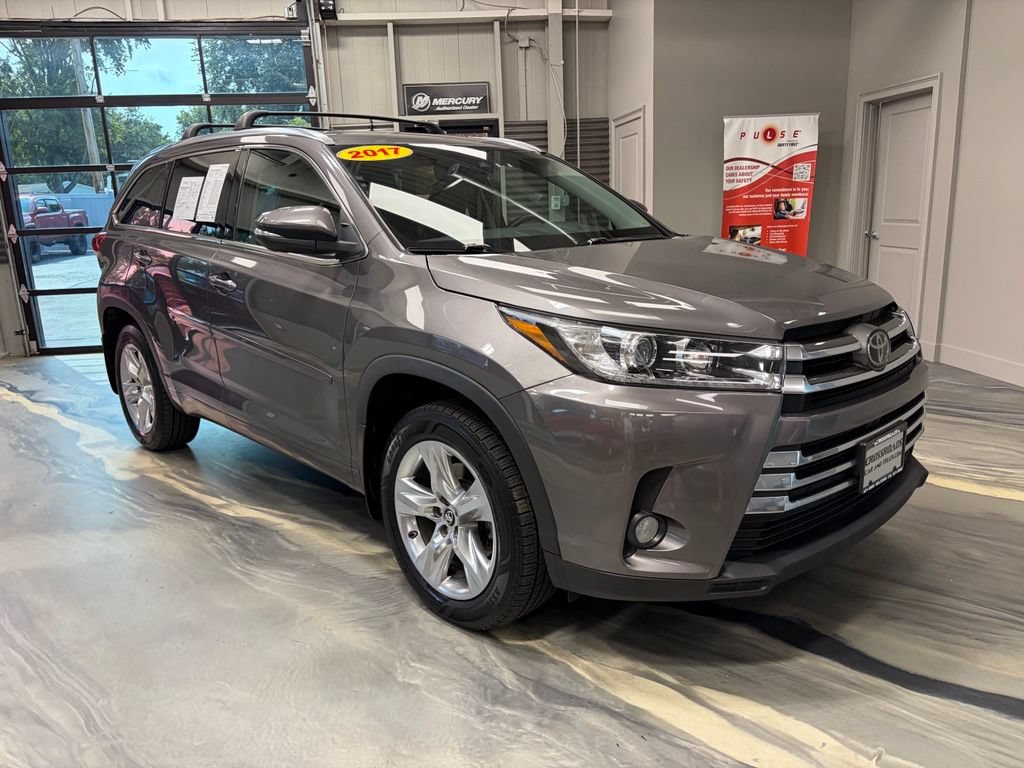 Used 2017 Toyota Highlander Limited AWD/4WD image 1