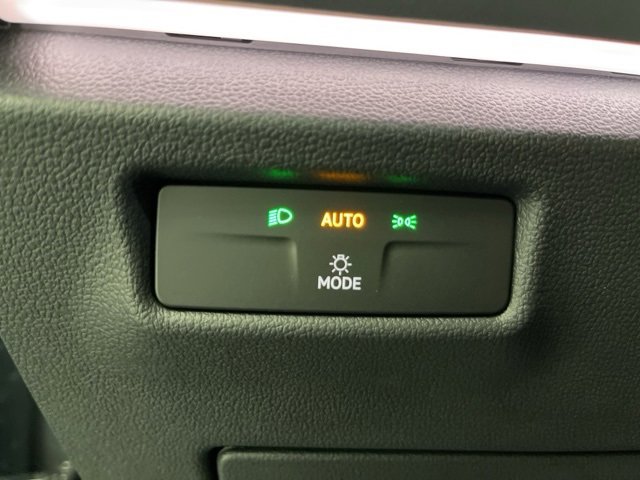 New 2025 Volkswagen Tiguan SE image 20