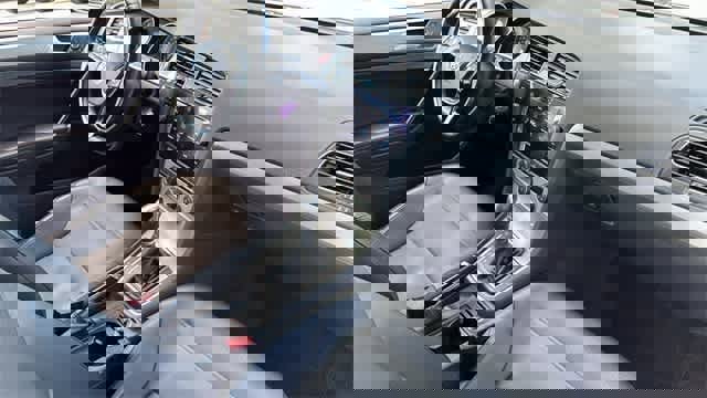 Used 2015 Volkswagen Golf S image 32