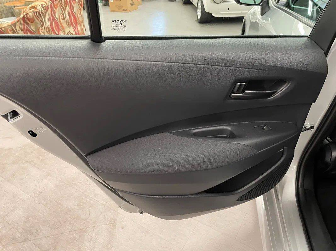 Used 2025 Toyota Corolla LE FWD image 25