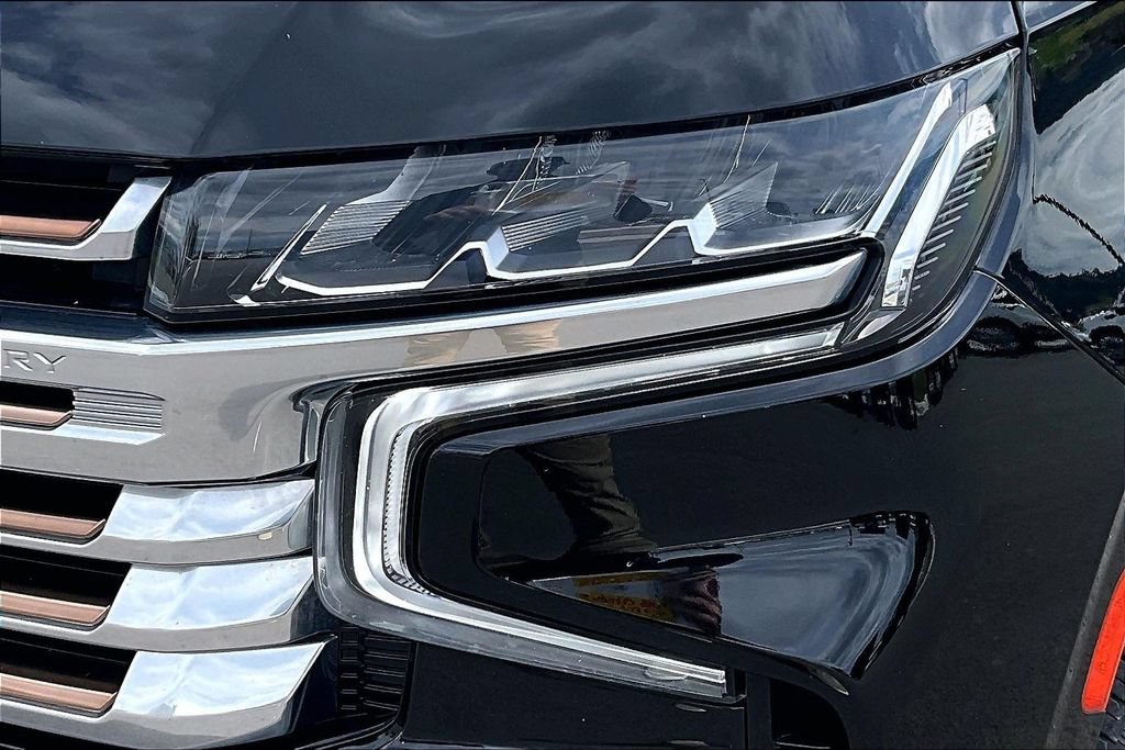 Used 2024 Chevrolet Tahoe High Country AWD/4WD image 30