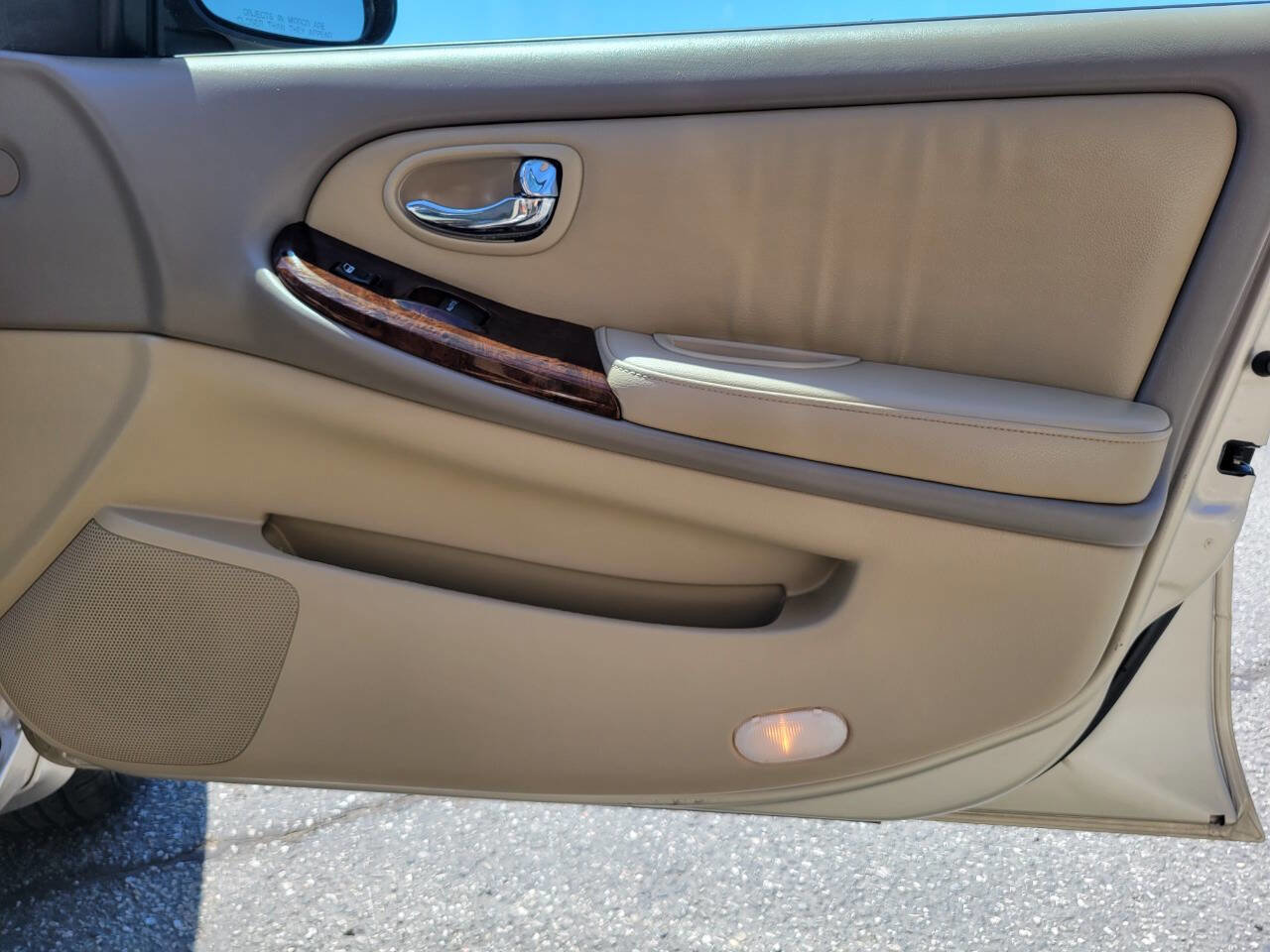 Used 2001 INFINITI I30 image 32