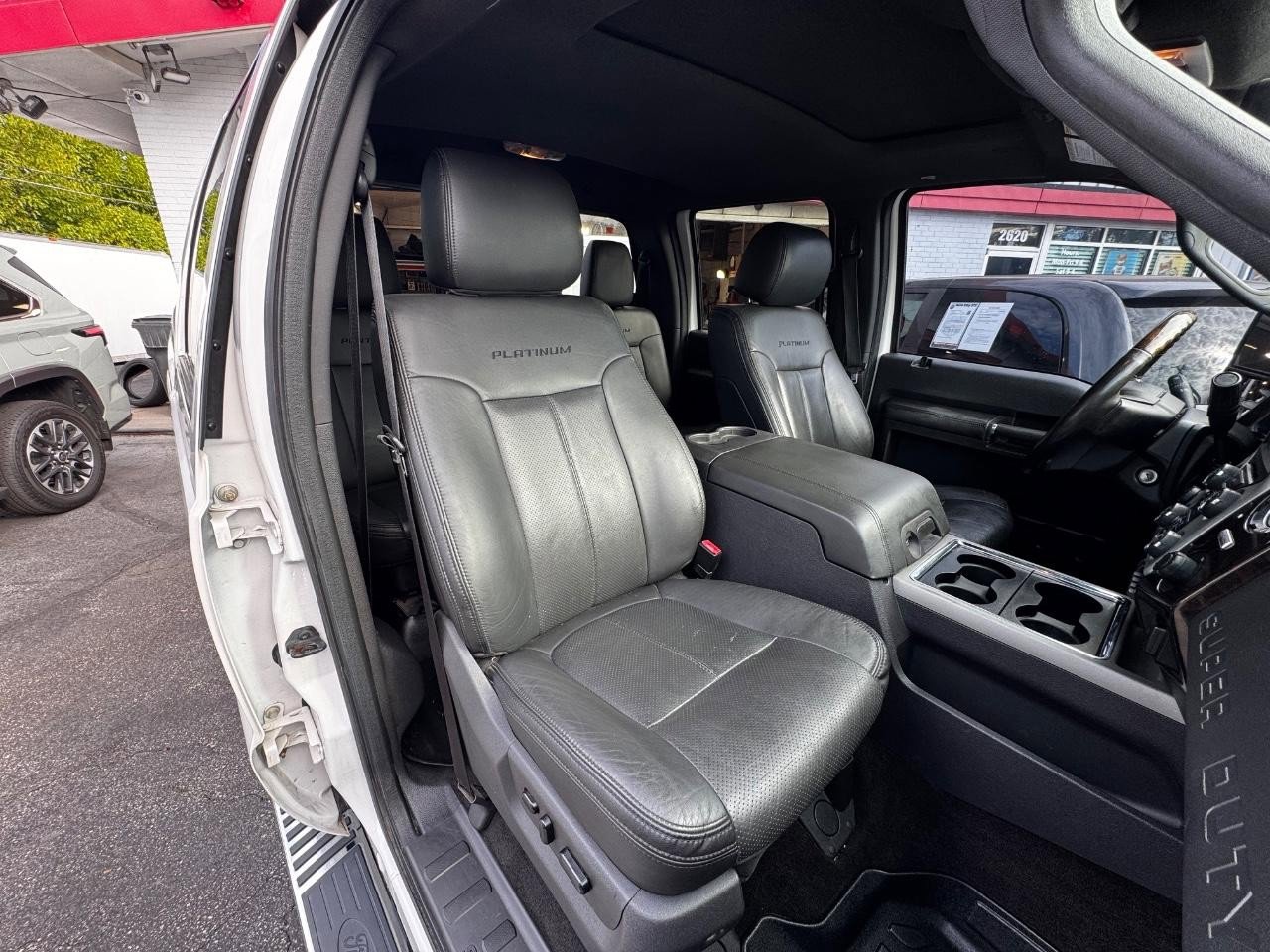 Used 2015 Ford F250 Platinum w/ FX4 Off-Road Package image 9