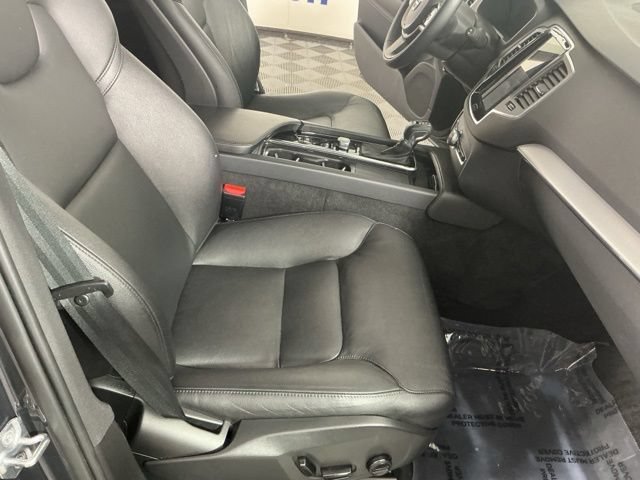 Used 2021 Volvo XC90 T5 Momentum w/ Climate Package AWD/4WD image 15