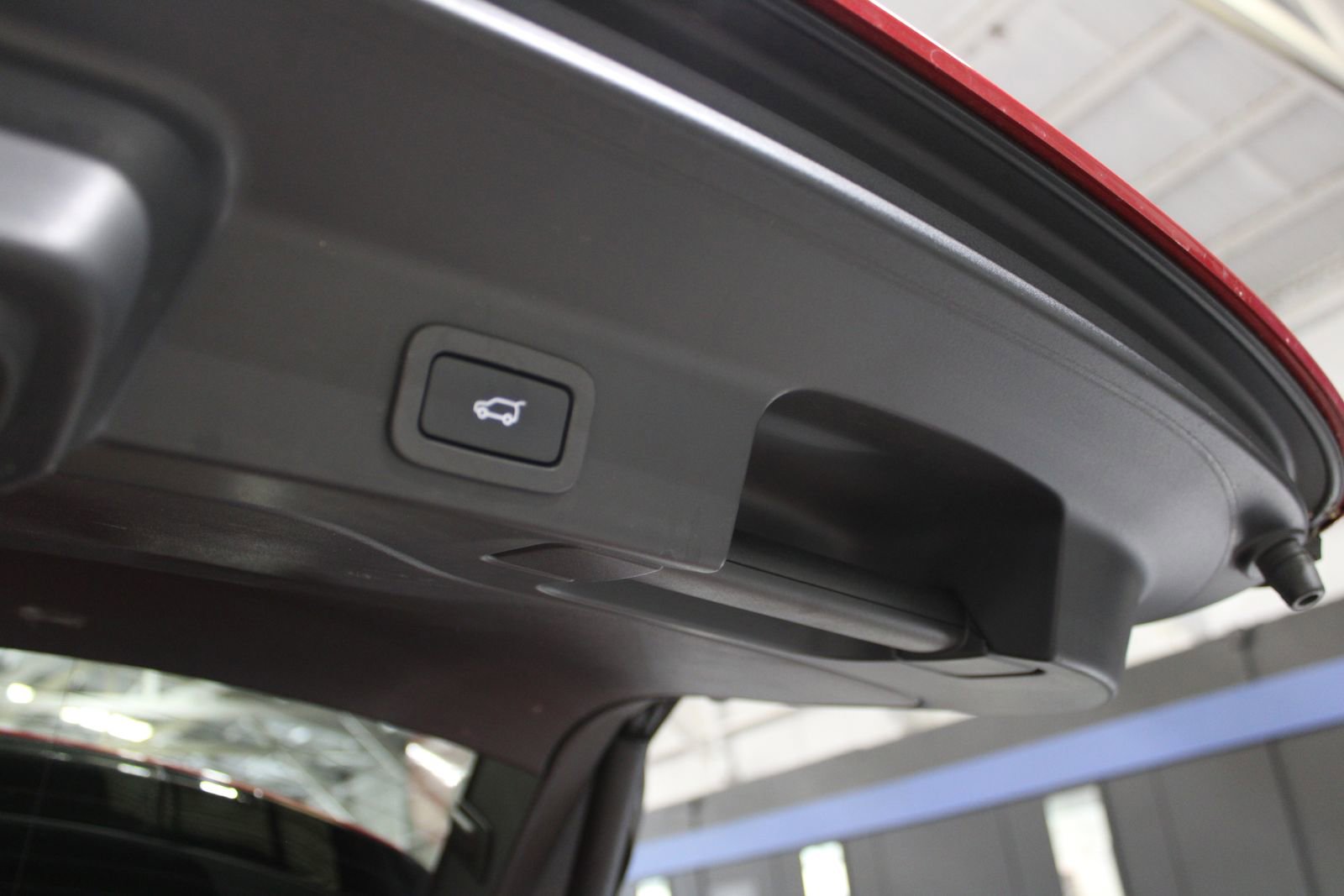 Used 2017 Jaguar F-PACE Prestige image 14