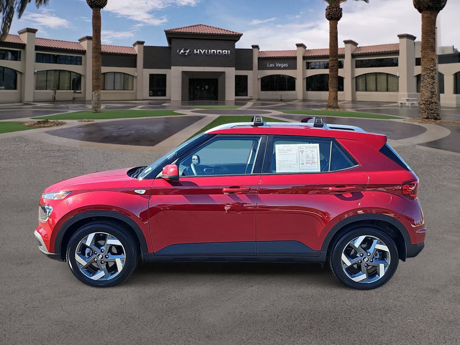 Used 2025 Hyundai Venue SEL FWD image 5
