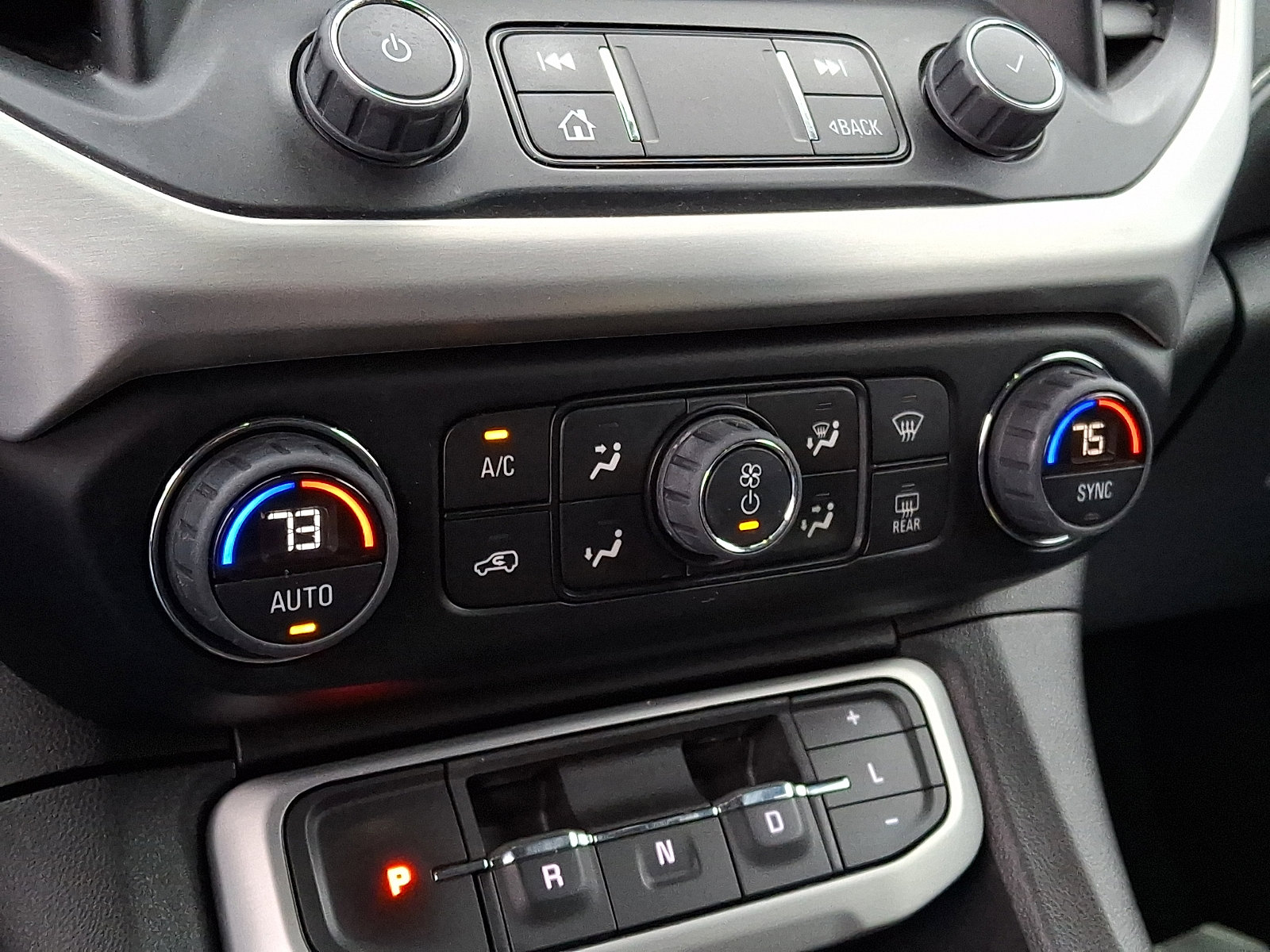 Certified 2023 GMC Acadia SLE image 23