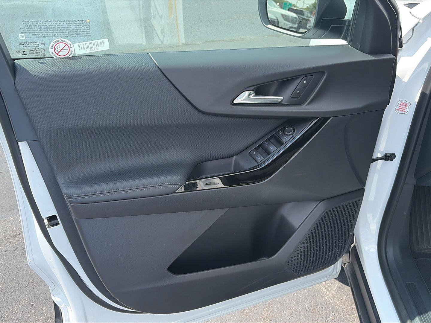 Used 2026 Chevrolet Equinox LT AWD/4WD image 9