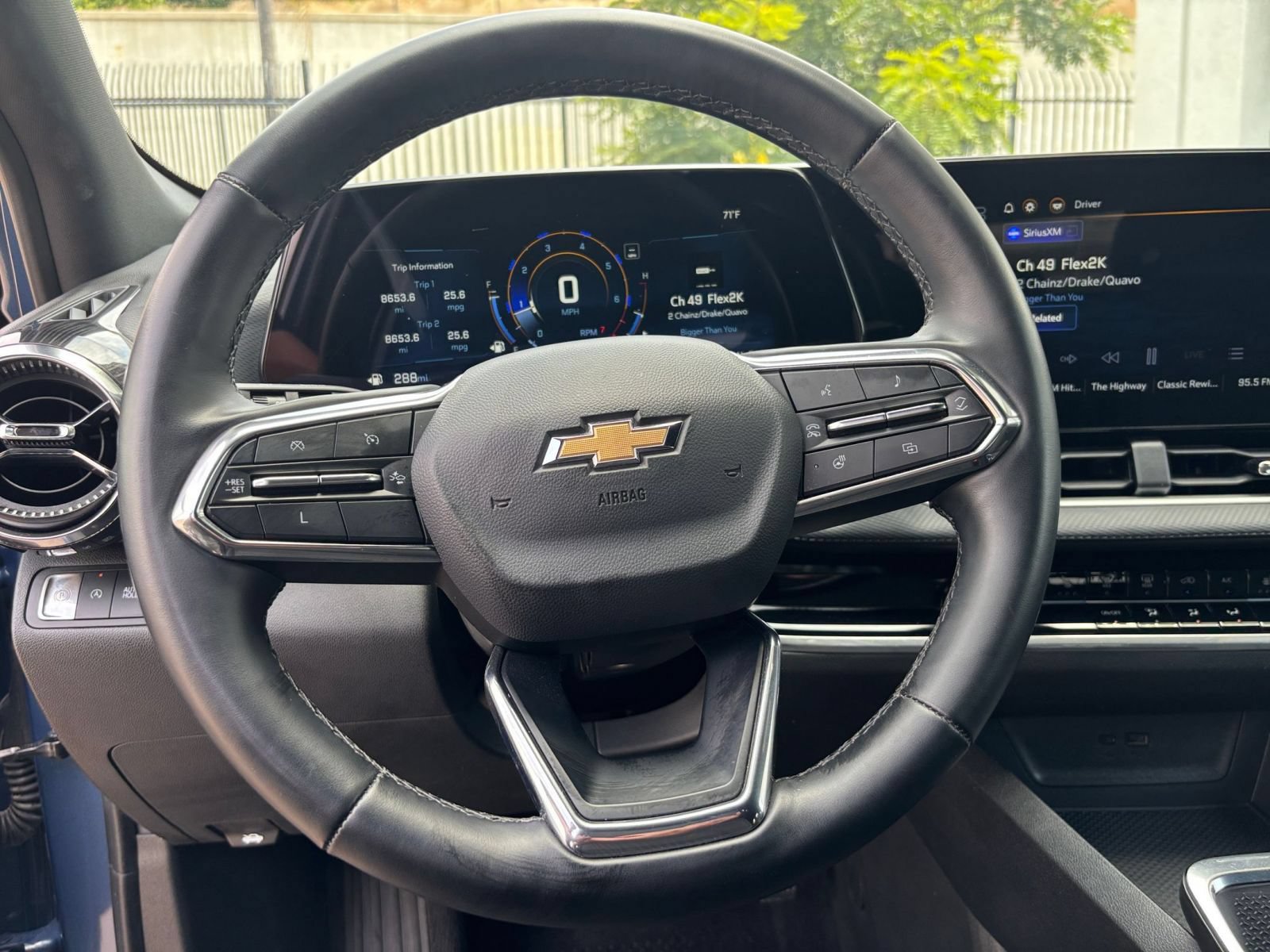 Used 2025 Chevrolet Equinox LT FWD image 29