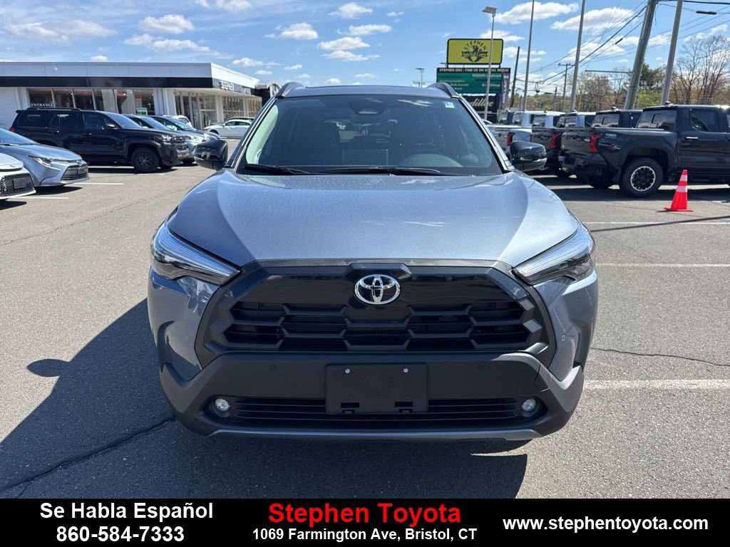 Used 2026 Toyota Corolla Cross XLE AWD/4WD image 2