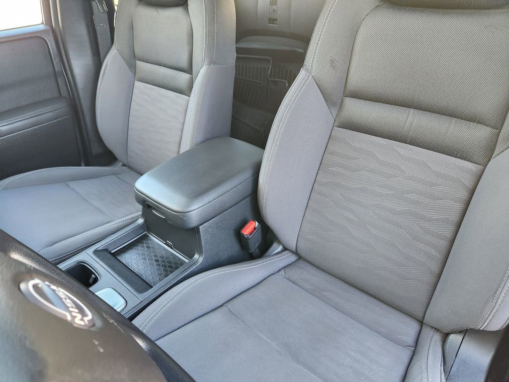 Used 2022 Nissan Frontier SV w/ Technology Package image 8