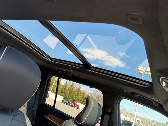 New 2026 Jeep Grand Cherokee L Summit w/ Advanced Protech Group IV AWD/4WD image 32