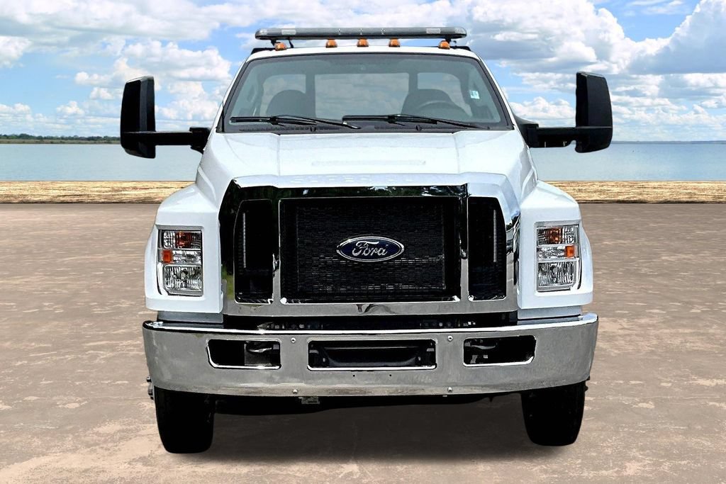 Used 2027 Ford F650 2WD Regular Cab Super Duty image 2